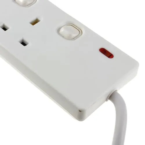 Kenable 6-fach Steckdosenleiste UK-Stecker weiß 10 m Schalter